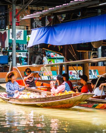 [Private Tour] 2 in 1: Railway Market & Floating Market & Boat Ride ...